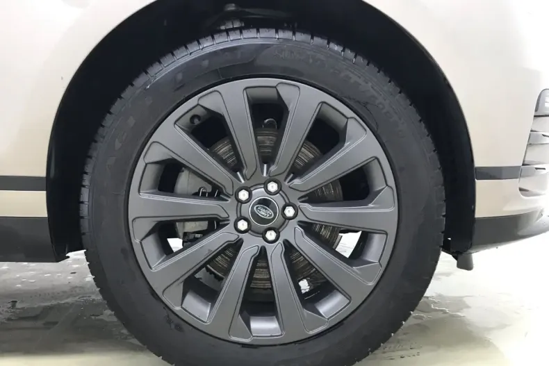 Land Rover Range Rover Velar din 2023 cu 12.124 km - oferta LAN125695 - foto 5