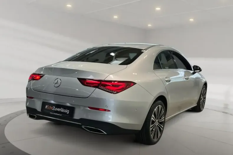 Mercedes-Benz CLA 180 din 2022 cu 8.866 km - oferta MER125698 - foto 4