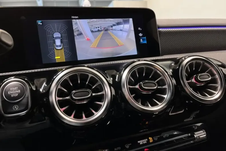 Mercedes-Benz CLA 180 din 2022 cu 8.866 km - oferta MER125698 - foto 8