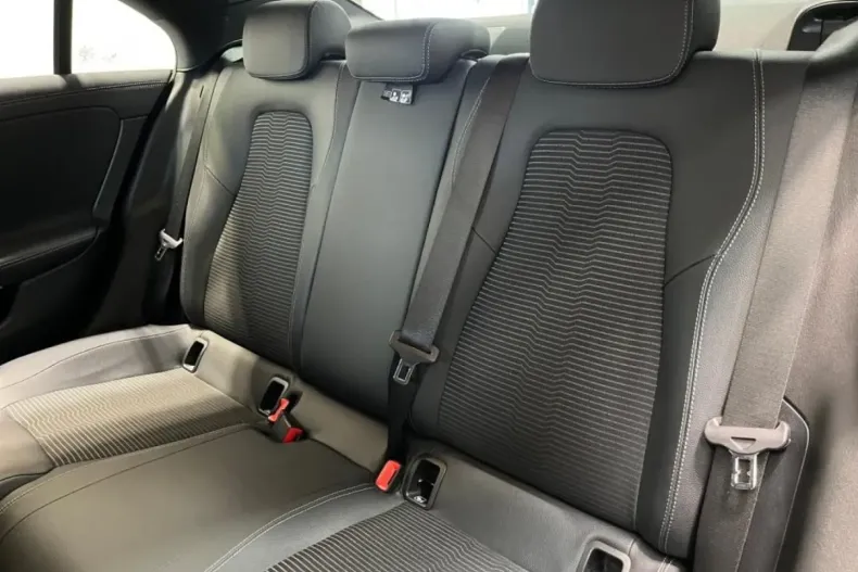 Mercedes-Benz CLA 180 din 2022 cu 8.866 km - oferta MER125698 - foto 9