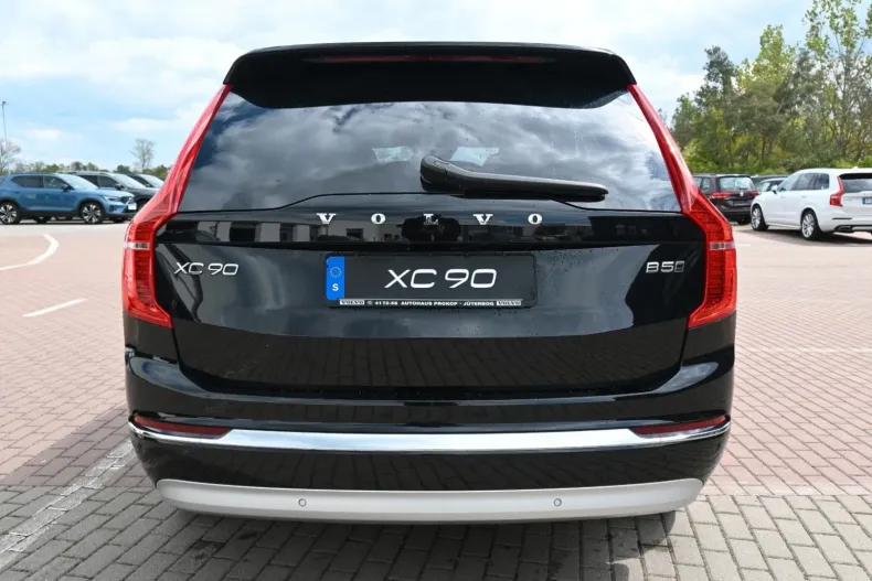 Volvo XC90 din 2023 cu 9.900 km - oferta VOL125705 - foto 5