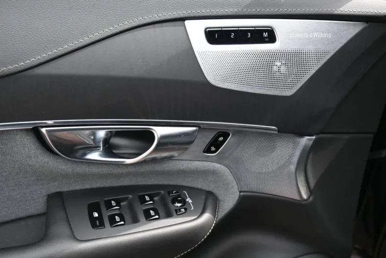 Volvo XC90 din 2023 cu 9.900 km - oferta VOL125705 - foto 16