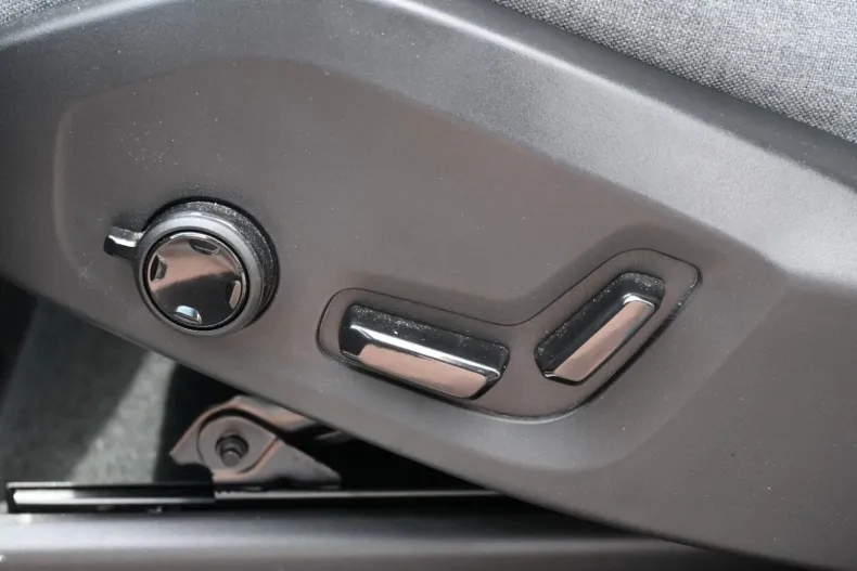 Volvo XC90 din 2023 cu 9.900 km - oferta VOL125705 - foto 18