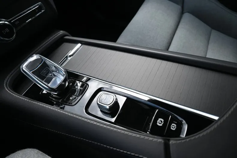 Volvo XC90 din 2023 cu 9.900 km - oferta VOL125705 - foto 23