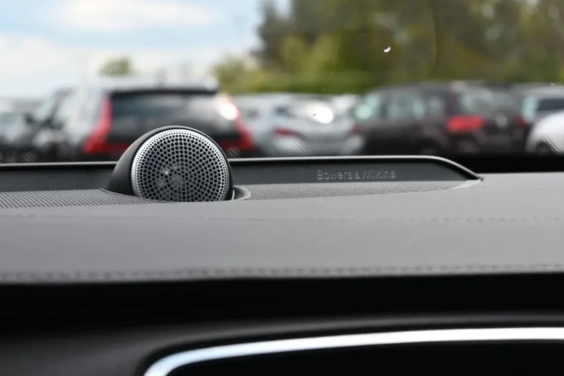 Volvo XC90 din 2023 cu 9.900 km - oferta VOL125705 - foto 25