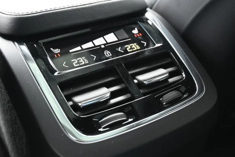 Volvo XC90 din 2023 cu 9.900 km - oferta VOL125705 - foto 29