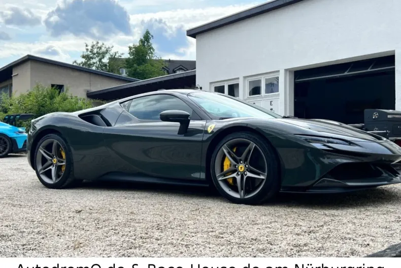 Ferrari SF90 din 2022 cu 2.500 km - oferta FER125706 - foto 6