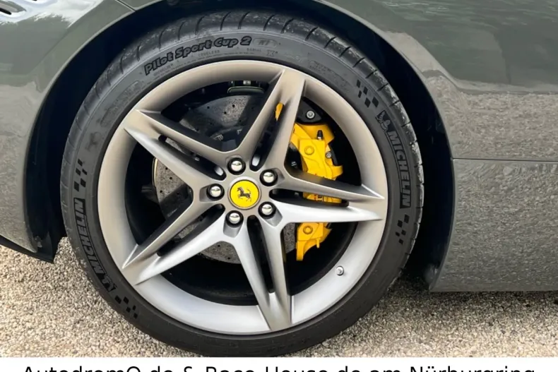 Ferrari SF90 din 2022 cu 2.500 km - oferta FER125706 - foto 10