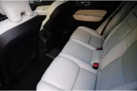 Volvo XC60 din 2021 cu 30.600 km - oferta VOL125707 - foto 8