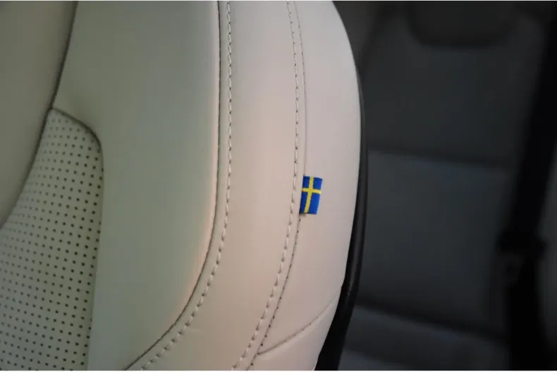 Volvo XC60 din 2021 cu 30.600 km - oferta VOL125707 - foto 17