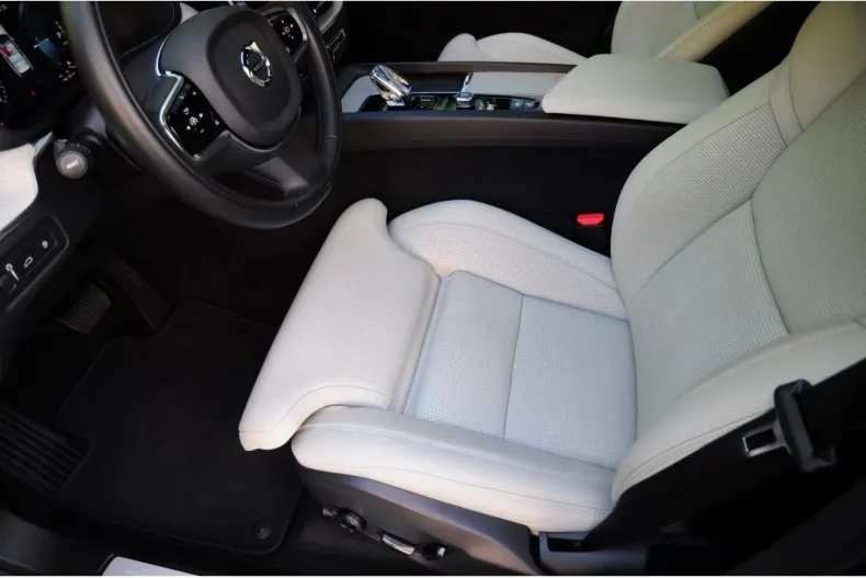 Volvo XC60 din 2021 cu 30.600 km - oferta VOL125707 - foto 24