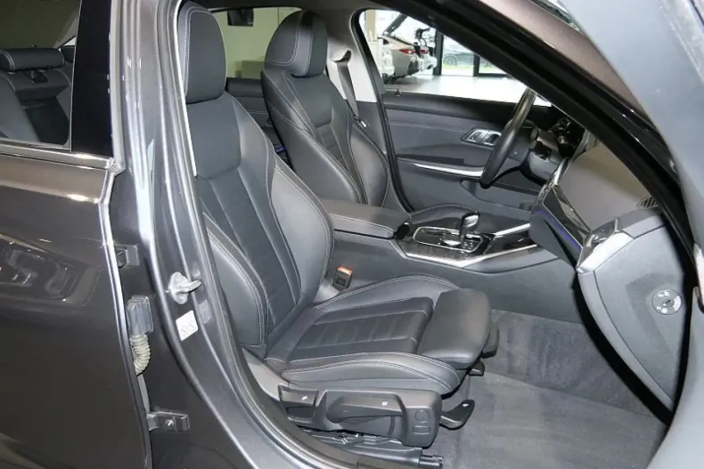 BMW 320 din 2021 cu 68.492 km - oferta BMW125708 - foto 15