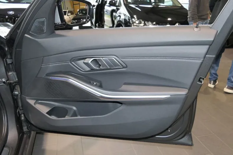 BMW 320 din 2021 cu 68.492 km - oferta BMW125708 - foto 20