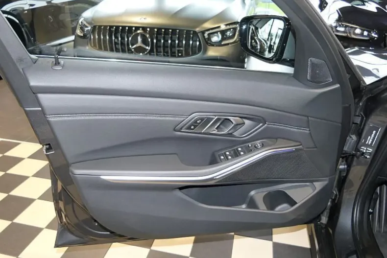 BMW 320 din 2021 cu 68.492 km - oferta BMW125708 - foto 21