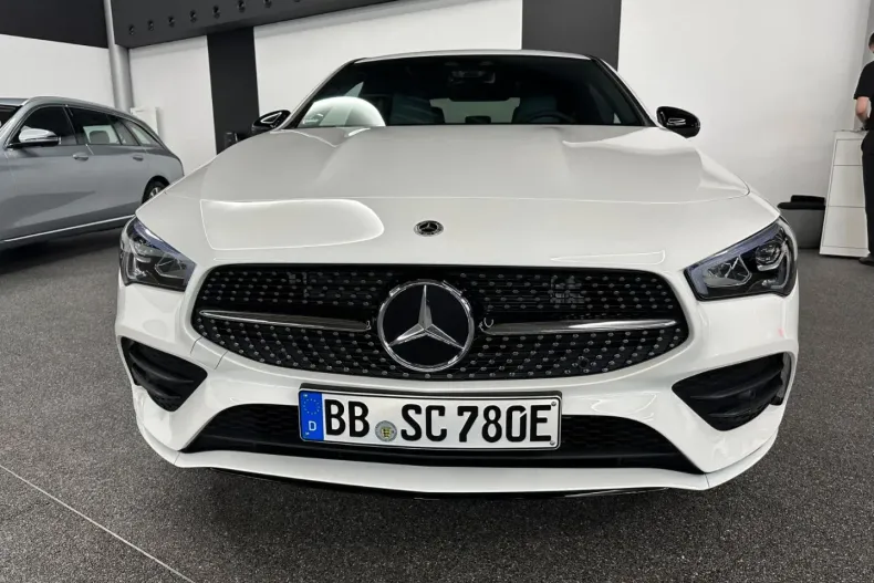 Mercedes-Benz CLA 250 din 2023 cu 35.000 km - oferta MER125727 - foto 2