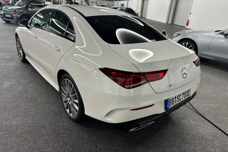 Mercedes-Benz CLA 250 din 2023 cu 35.000 km - oferta MER125727 - foto 5