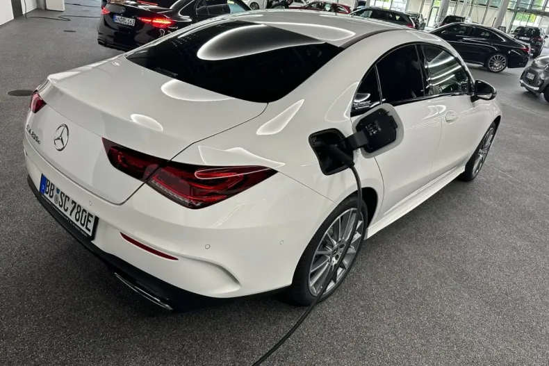 Mercedes-Benz CLA 250 din 2023 cu 35.000 km - oferta MER125727 - foto 8