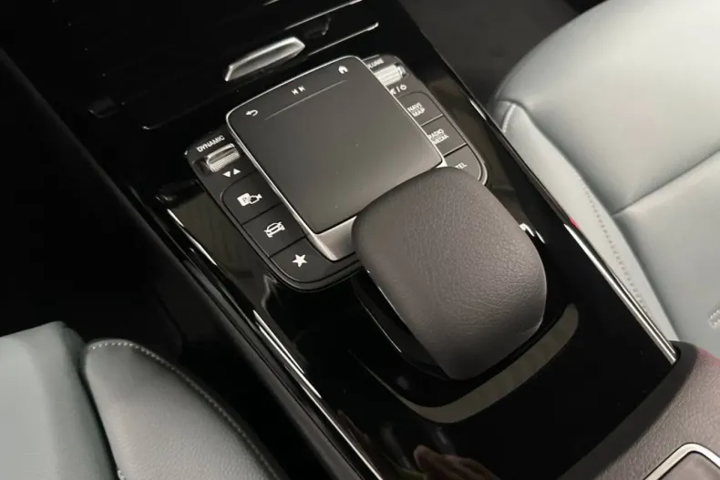 Mercedes-Benz CLA 250 din 2023 cu 35.000 km - oferta MER125727 - foto 13