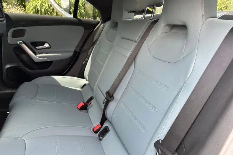 Mercedes-Benz CLA 250 din 2023 cu 35.000 km - oferta MER125727 - foto 15