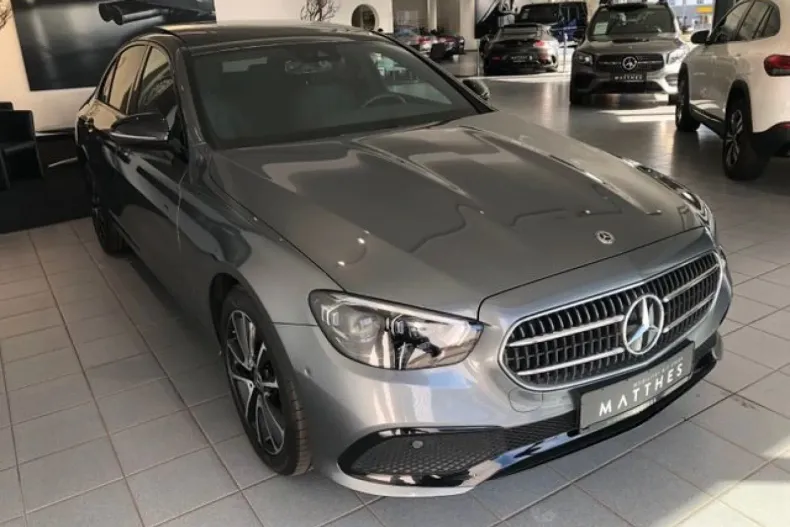 Mercedes-Benz E 220 din 2021 cu 46.239 km - oferta MER125728 - foto 5
