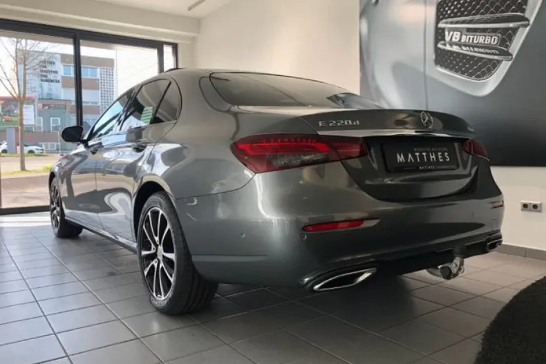 Mercedes-Benz E 220 din 2021 cu 46.239 km - oferta MER125728 - foto 6