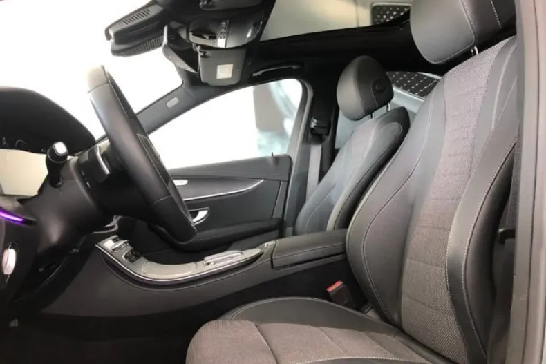 Mercedes-Benz E 220 din 2021 cu 46.239 km - oferta MER125728 - foto 12