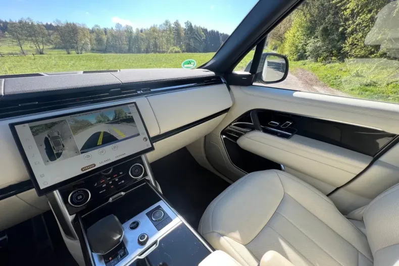 Land Rover Range Rover din 2023 cu 27.900 km - oferta LAN125737 - foto 9