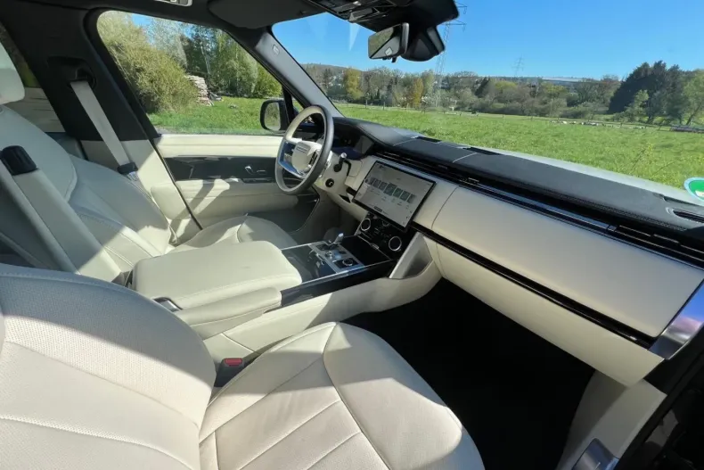 Land Rover Range Rover din 2023 cu 27.900 km - oferta LAN125737 - foto 10