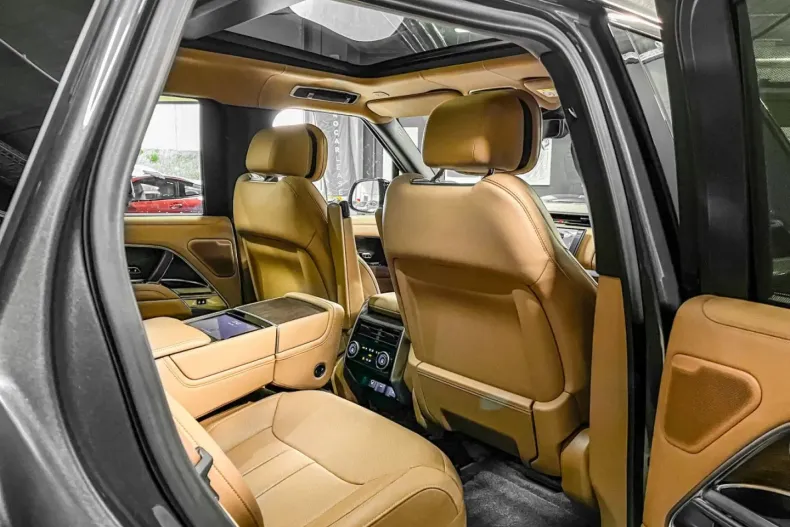 Land Rover Range Rover din 2023 cu 15.000 km - oferta LAN125740 - foto 10