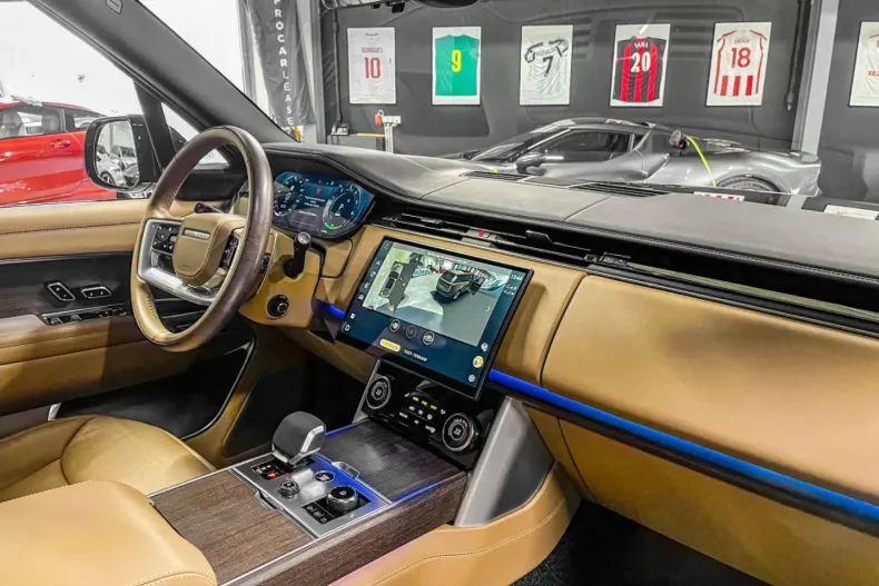 Land Rover Range Rover din 2023 cu 15.000 km - oferta LAN125740 - foto 18