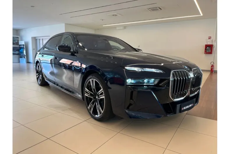 BMW i7 din 2022 cu 19.574 km - oferta BMW125743 - foto 3