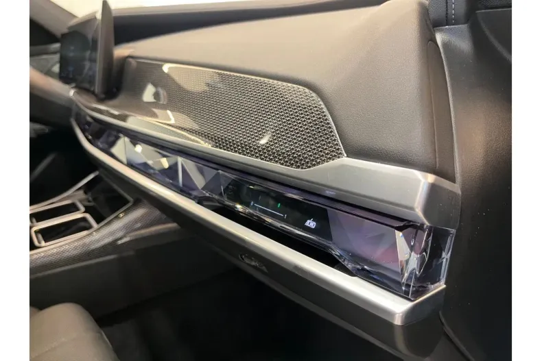 BMW i7 din 2022 cu 19.574 km - oferta BMW125743 - foto 9