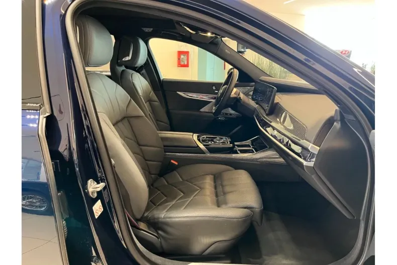 BMW i7 din 2022 cu 19.574 km - oferta BMW125743 - foto 11