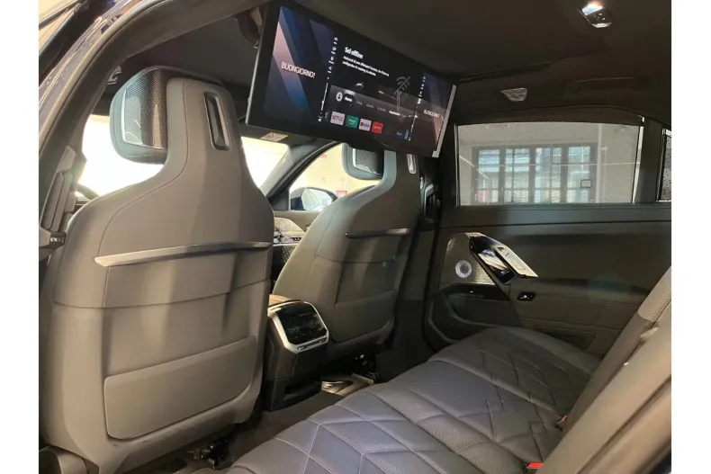 BMW i7 din 2022 cu 19.574 km - oferta BMW125743 - foto 13