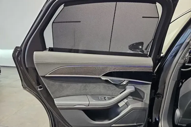 Audi A8 din 2023 cu 27.610 km - oferta AUD125760 - foto 22