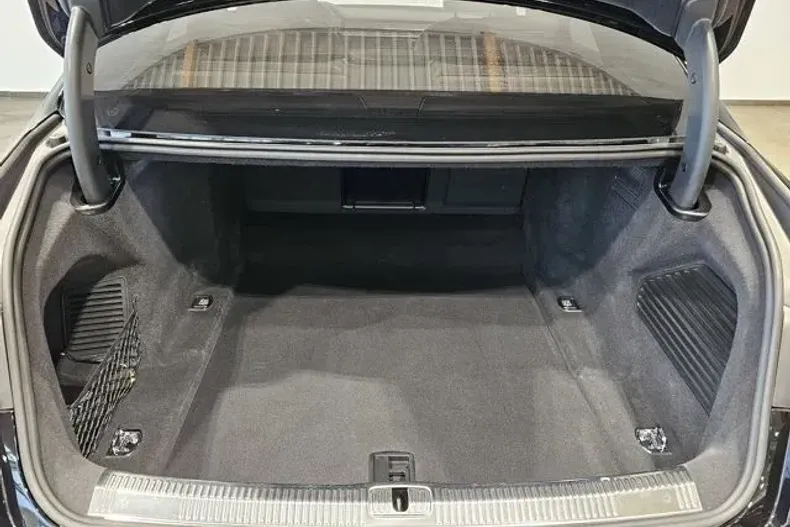 Audi A8 din 2023 cu 27.610 km - oferta AUD125760 - foto 33