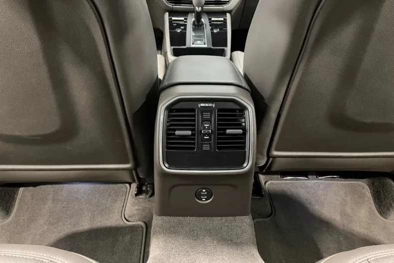 Porsche Macan din 2022 cu 37.000 km - oferta POR125766 - foto 19