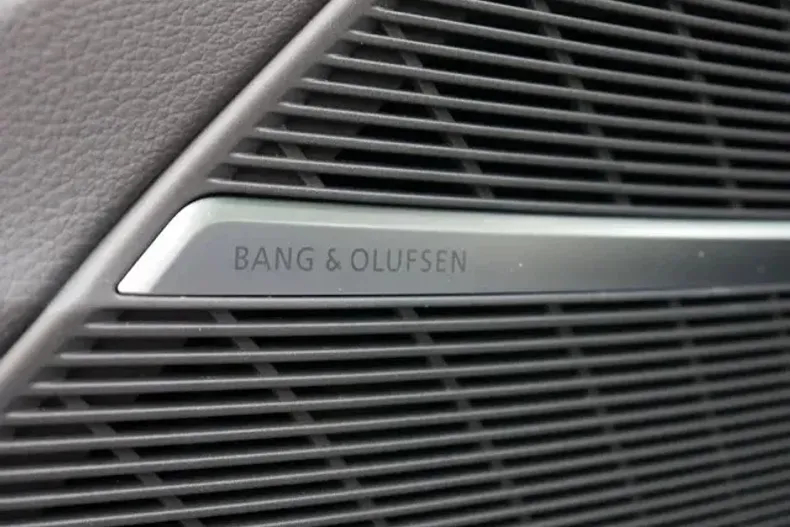 Audi Q8 din 2023 cu 10 km - oferta AUD125777 - foto 13