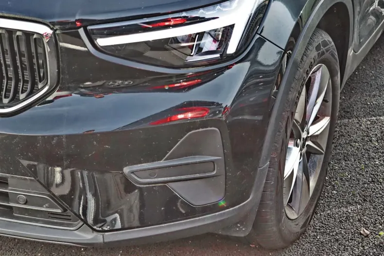 Volvo XC40 din 2023 cu 34.733 km - oferta VOL125784 - foto 2