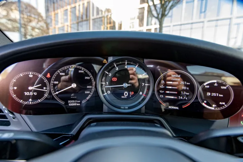 Porsche 992 din 2022 cu 17.500 km - oferta POR125786 - foto 53