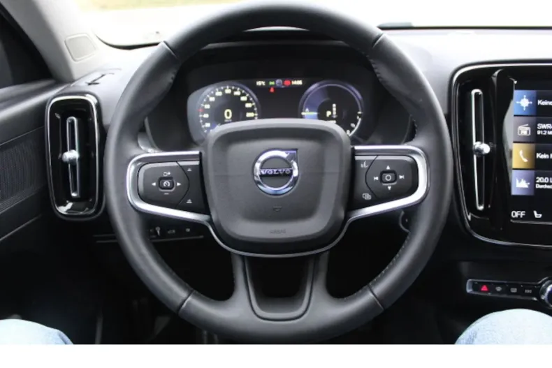 Volvo XC40 din 2021 cu 43.000 km - oferta VOL125787 - foto 7