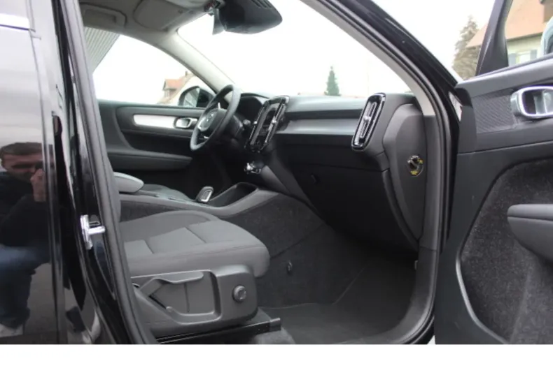 Volvo XC40 din 2021 cu 43.000 km - oferta VOL125787 - foto 8