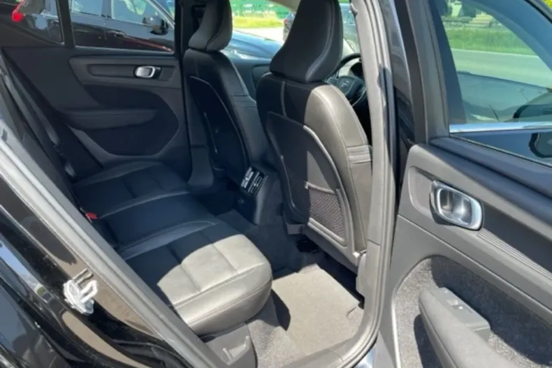 Volvo XC40 din 2020 cu 62.000 km - oferta VOL125788 - foto 8