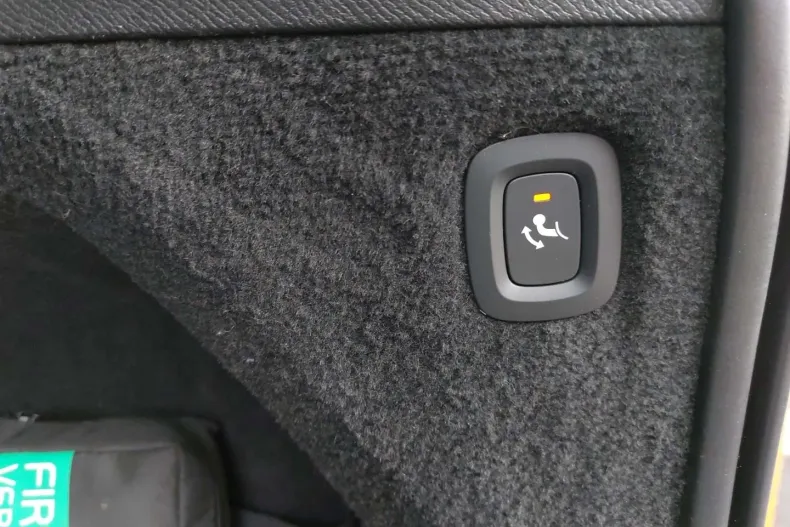 Volvo XC90 din 2021 cu 49.950 km - oferta VOL125790 - foto 11