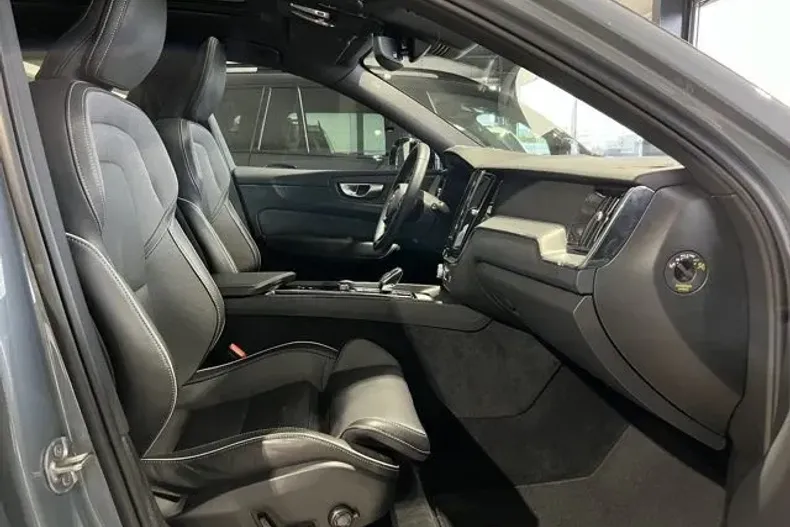 Volvo XC60 din 2023 cu 29.187 km - oferta VOL125795 - foto 11