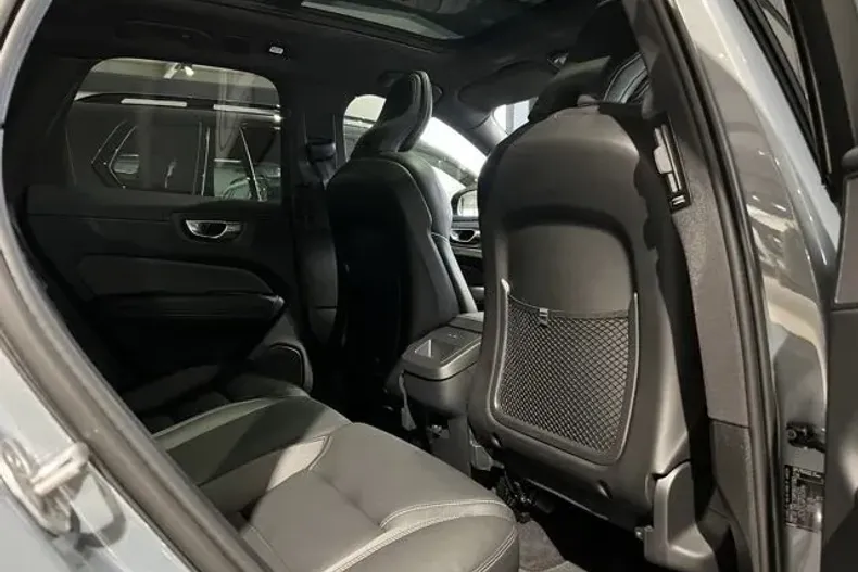 Volvo XC60 din 2023 cu 29.187 km - oferta VOL125795 - foto 13