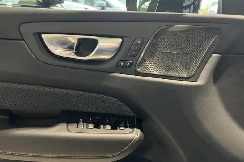 Volvo XC60 din 2023 cu 29.187 km - oferta VOL125795 - foto 18