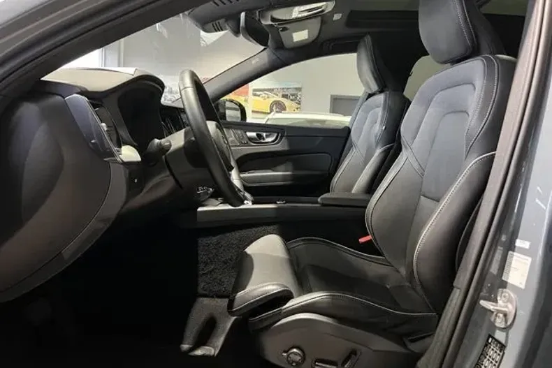 Volvo XC60 din 2023 cu 29.187 km - oferta VOL125795 - foto 21