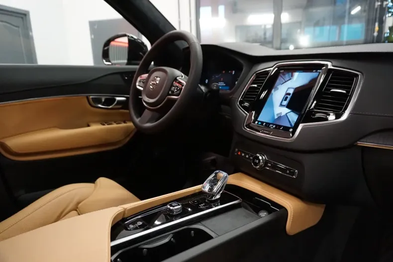 Volvo XC90 din 2023 cu 400 km - oferta VOL125798 - foto 8