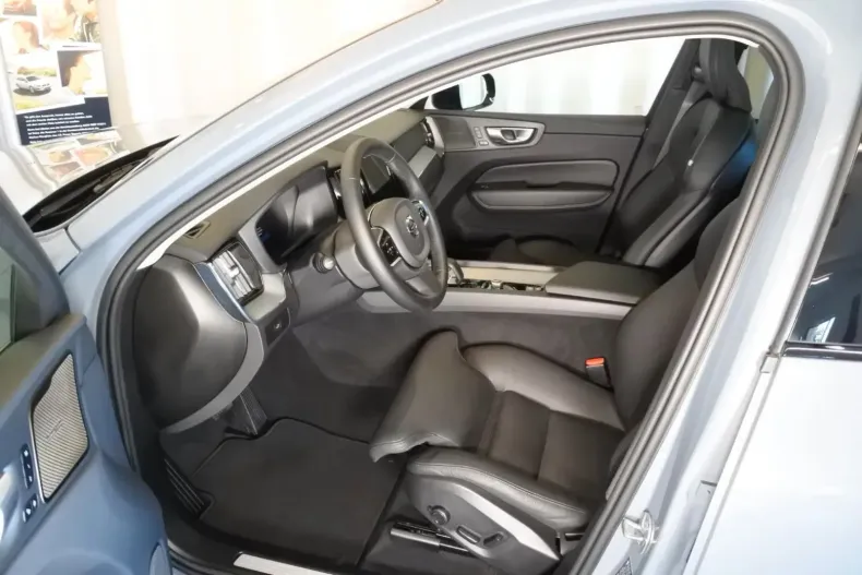 Volvo XC60 din 2023 cu 8.300 km - oferta VOL125829 - foto 7